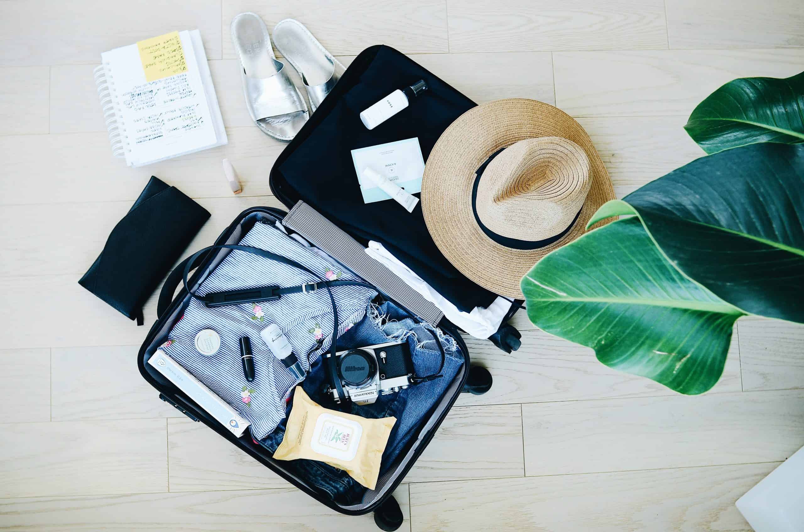 10 Essential Packing Tips for Travel | Henty